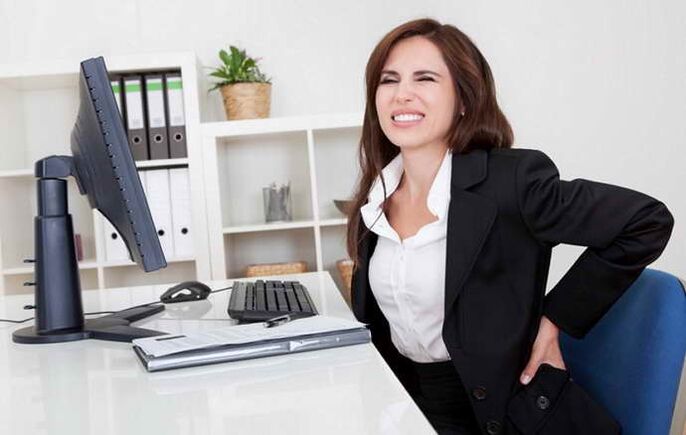 Maux de dos dus à l'ostéochondrose thoracique.